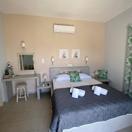 קיוניה Niriides Rooms מראה חיצוני תמונה