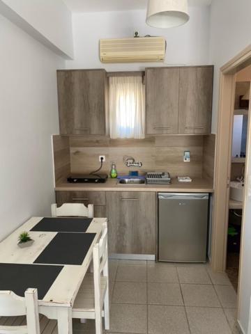 קיוניה Niriides Rooms מראה חיצוני תמונה