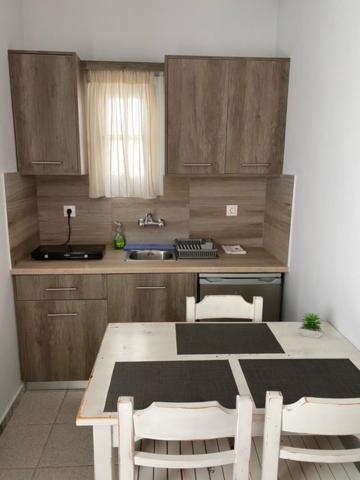 קיוניה Niriides Rooms מראה חיצוני תמונה