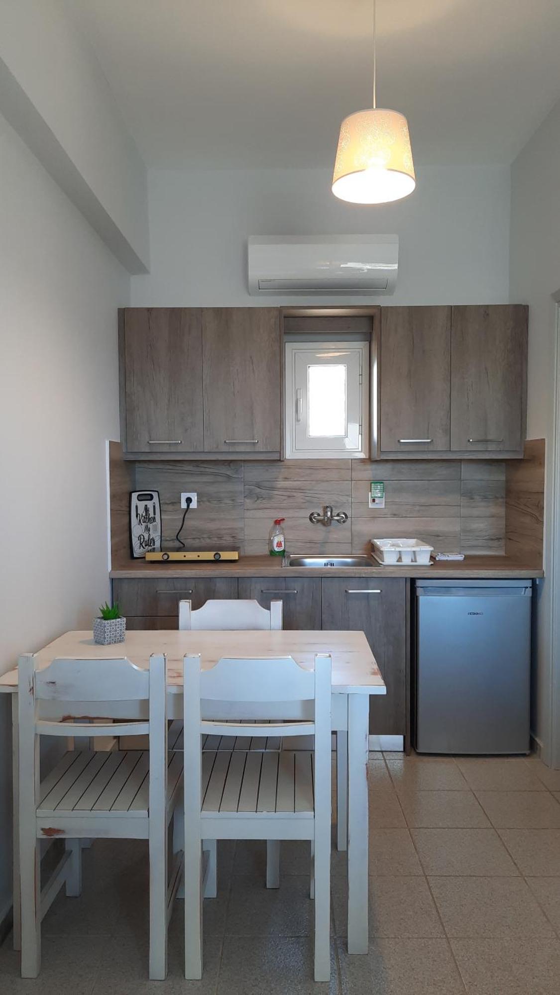קיוניה Niriides Rooms מראה חיצוני תמונה